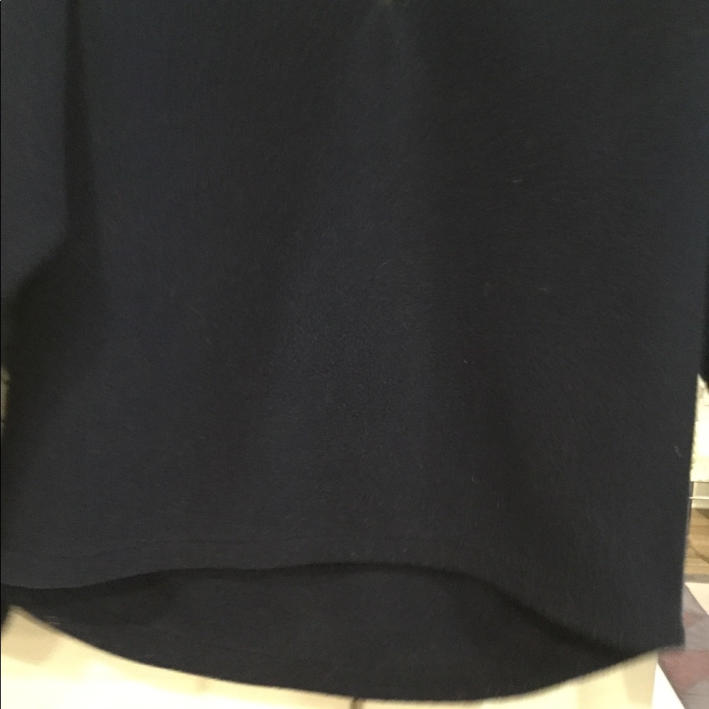Navy Fleece pullover top. Excellent .condition. - Picture 4 of 6